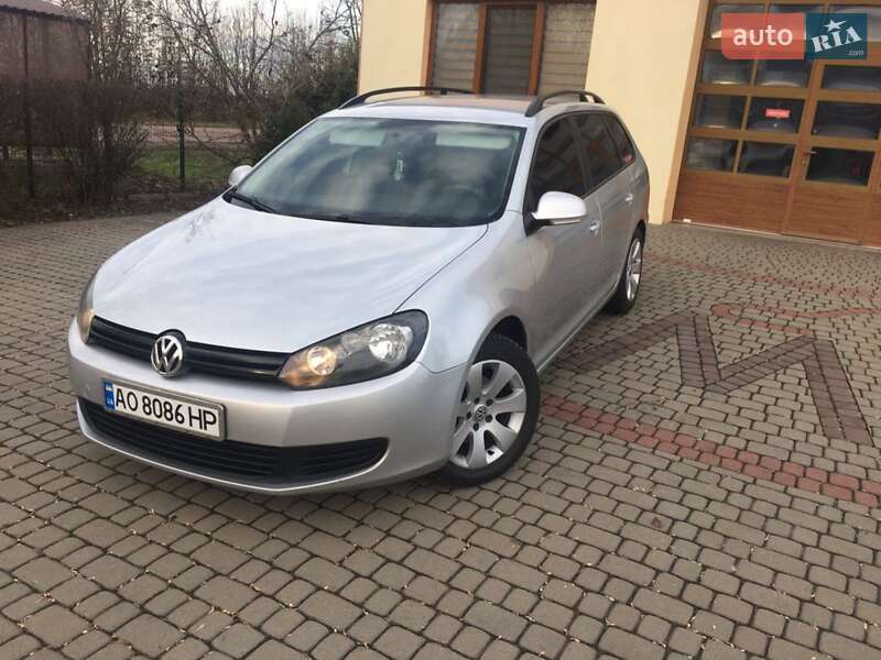 Універсал Volkswagen Golf 2011 в Хусті