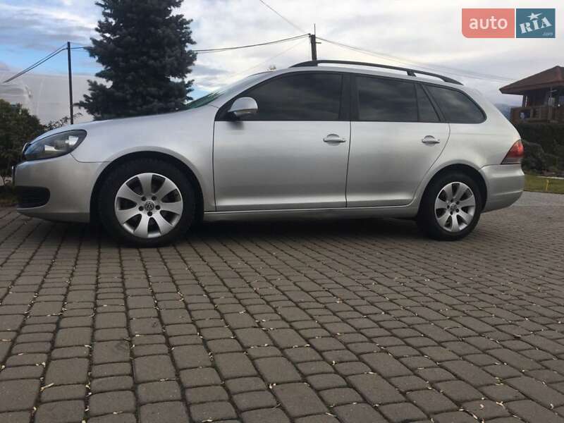 Універсал Volkswagen Golf 2011 в Хусті