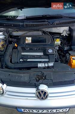 Хетчбек Volkswagen Golf 2000 в Одесі