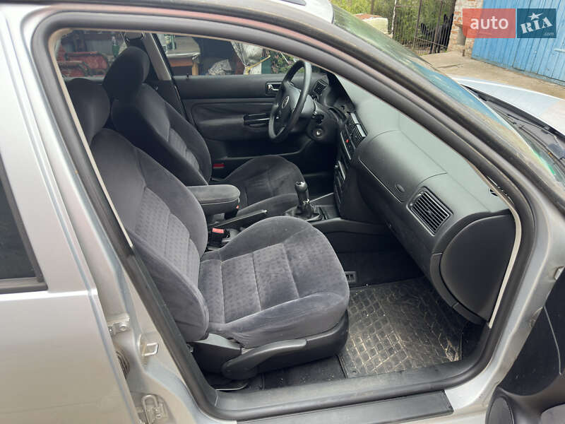 Універсал Volkswagen Golf 2002 в Бердичеві