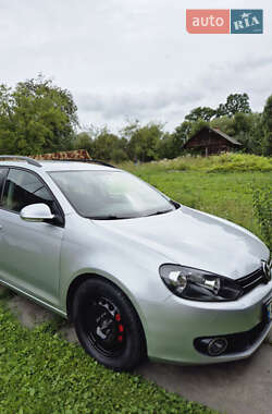 Універсал Volkswagen Golf 2012 в Калуші