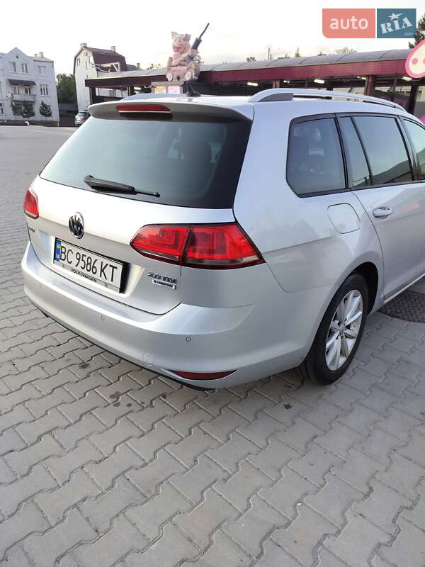 Універсал Volkswagen Golf 2016 в Стрию