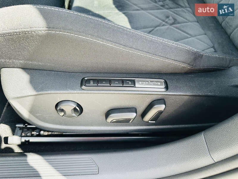 Універсал Volkswagen Golf 2021 в Луцьку