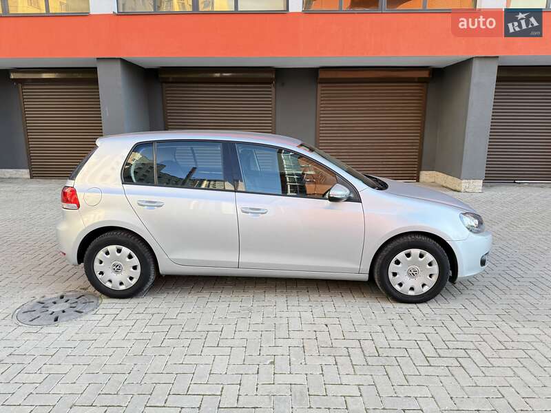 Хэтчбек Volkswagen Golf 2009 в Каменец-Подольском