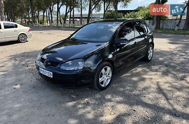 Хэтчбек Volkswagen Golf 2004 в Конотопе