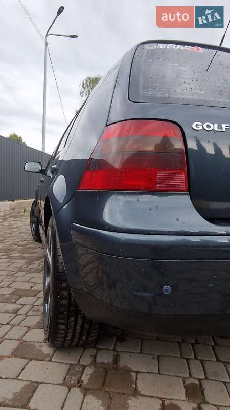 Хетчбек Volkswagen Golf 2003 в Коростені
