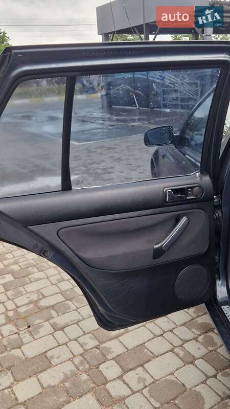 Хетчбек Volkswagen Golf 2003 в Коростені