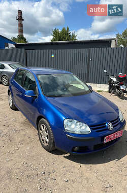 Хетчбек Volkswagen Golf 2005 в Сумах