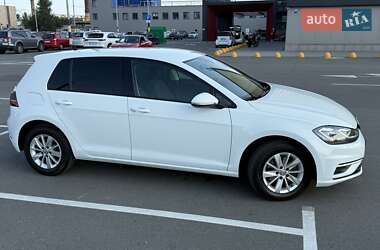 Хетчбек Volkswagen Golf 2018 в Києві