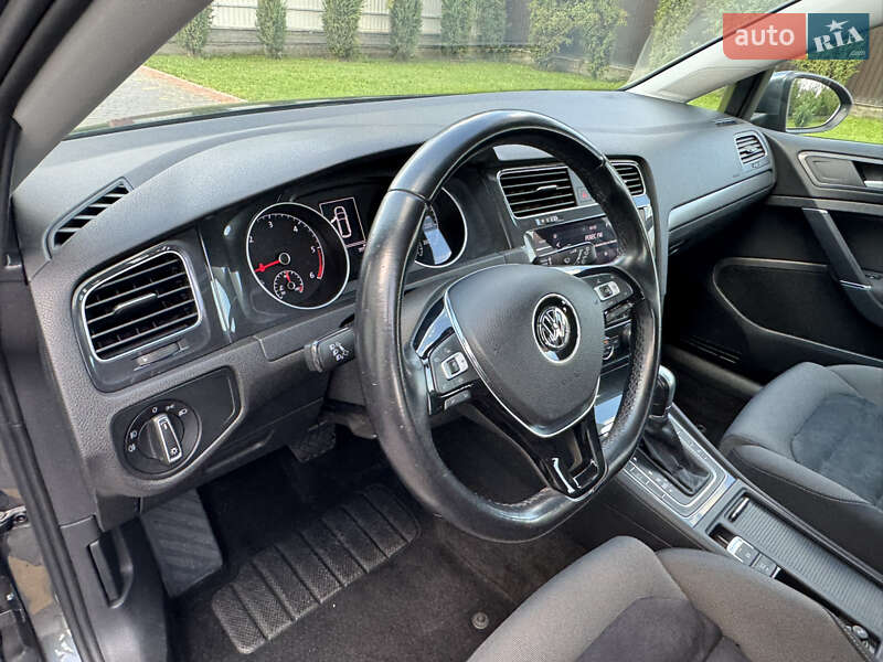 Універсал Volkswagen Golf 2018 в Києві