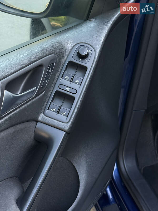 Хетчбек Volkswagen Golf 2010 в Ужгороді