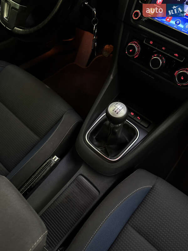 Хетчбек Volkswagen Golf 2010 в Ужгороді