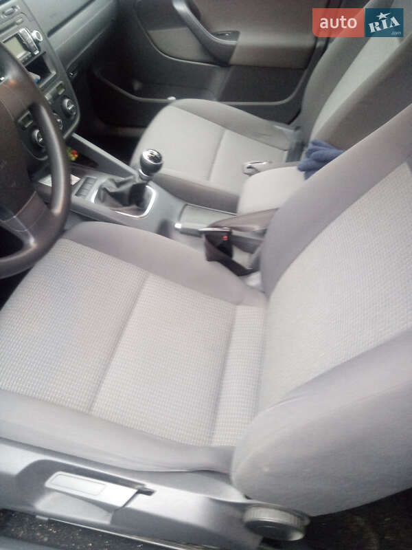 Універсал Volkswagen Golf 2009 в Житомирі