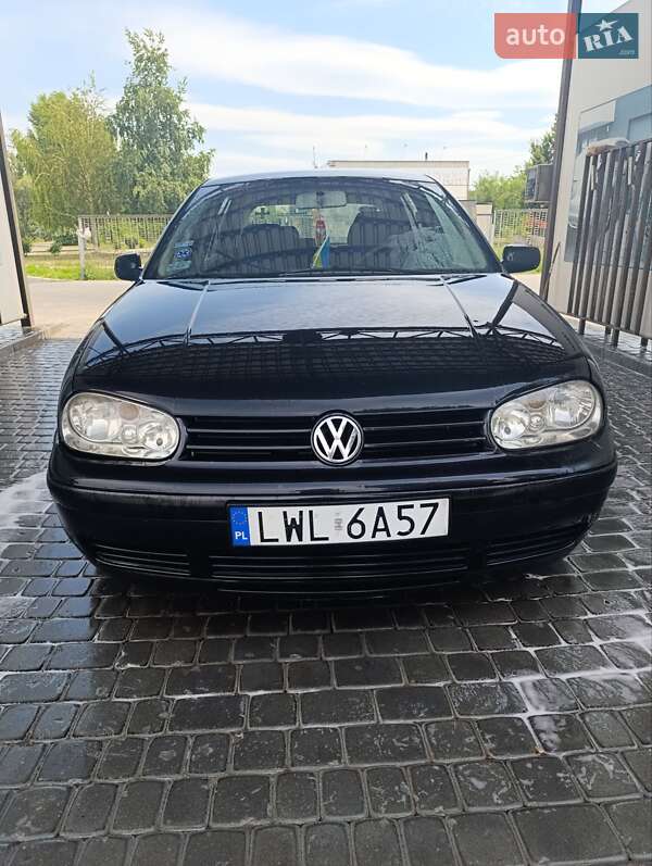 Хетчбек Volkswagen Golf 2000 в Кременчуці