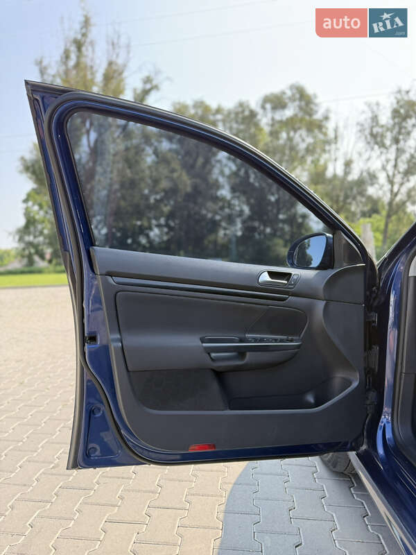 Універсал Volkswagen Golf 2010 в Кіцмані фото 33 Універсал Volkswagen Golf 2010 в Кіцмані