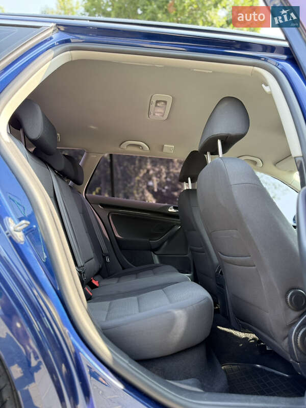 Універсал Volkswagen Golf 2010 в Кіцмані фото 54 Універсал Volkswagen Golf 2010 в Кіцмані