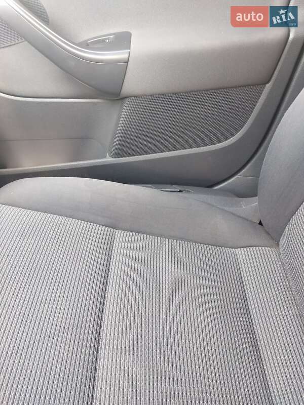 Универсал Volkswagen Golf 2008 в Хусте