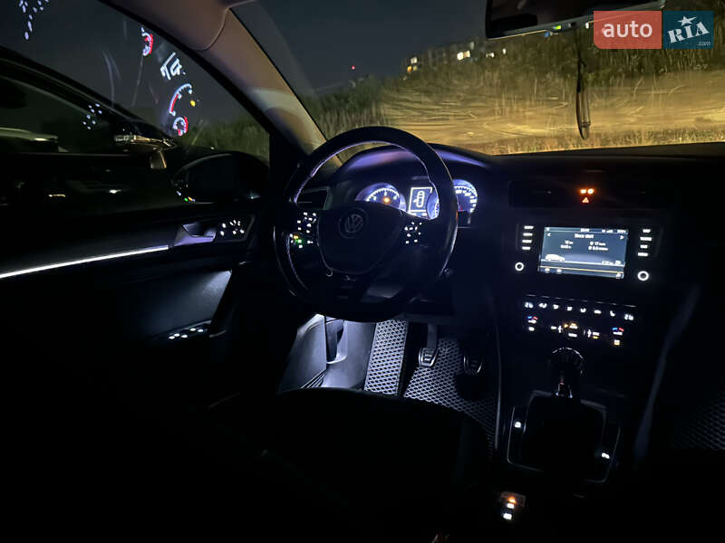 Універсал Volkswagen Golf 2015 в Львові