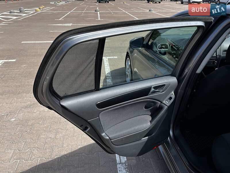 Хэтчбек Volkswagen Golf 2012 в Киеве