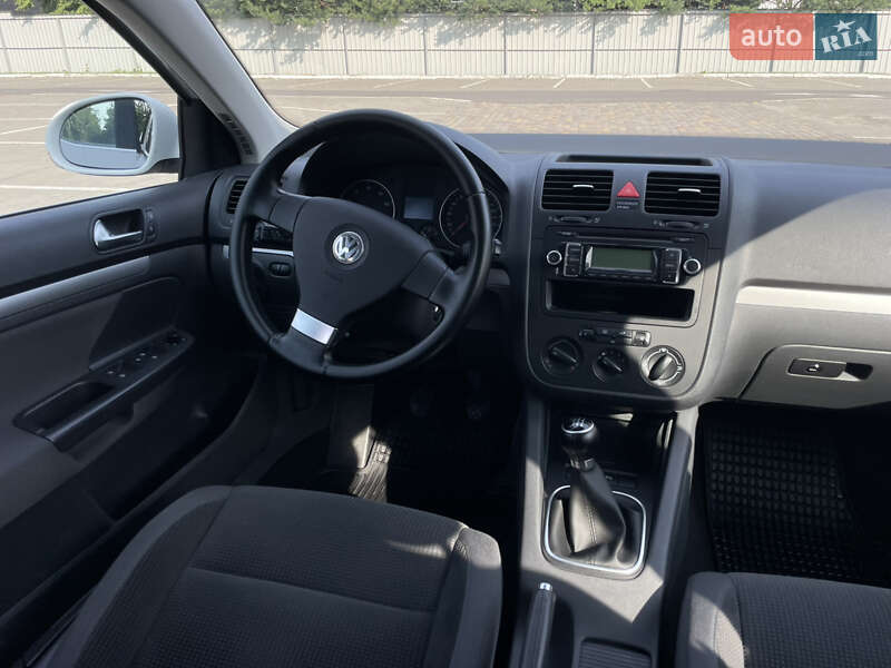 Універсал Volkswagen Golf 2009 в Луцьку