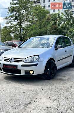 Хетчбек Volkswagen Golf 2006 в Сумах