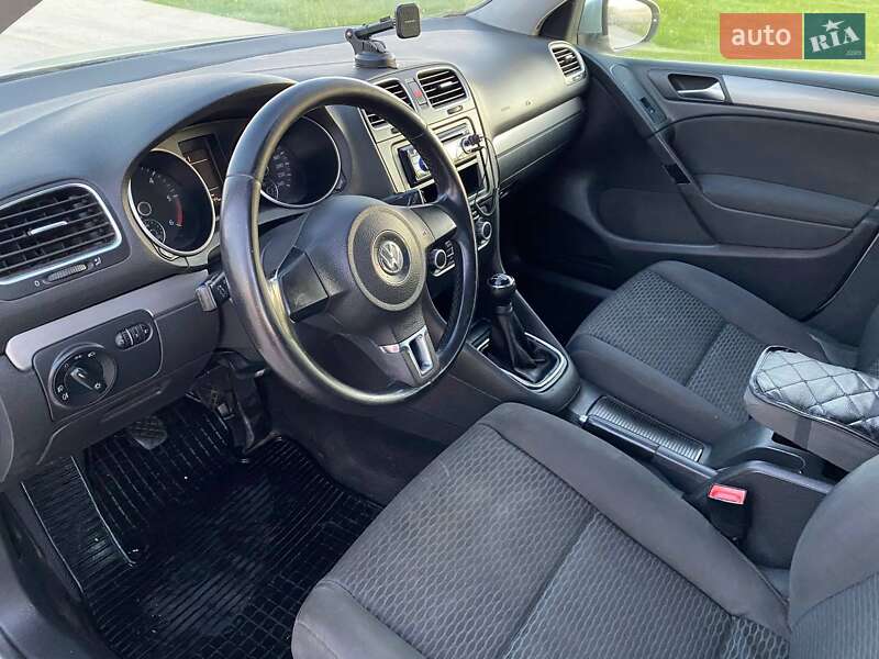 Хетчбек Volkswagen Golf 2009 в Монастирищеві