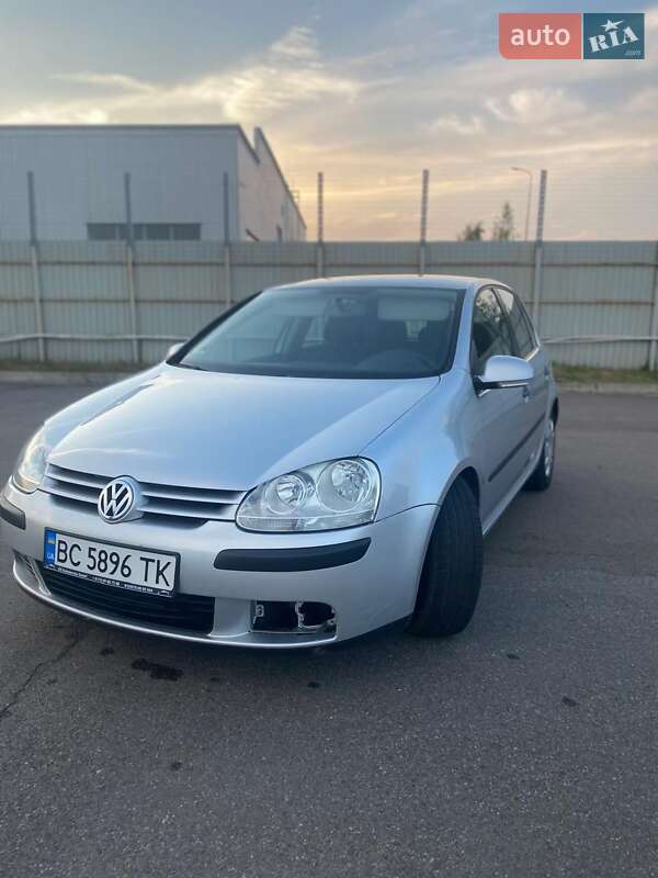 Хетчбек Volkswagen Golf 2005 в Львові