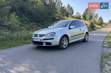 Хэтчбек Volkswagen Golf 2004 в Надворной