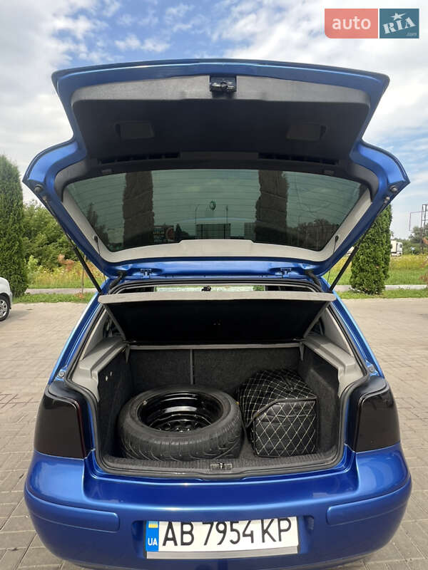 Хетчбек Volkswagen Golf 1999 в Дубні