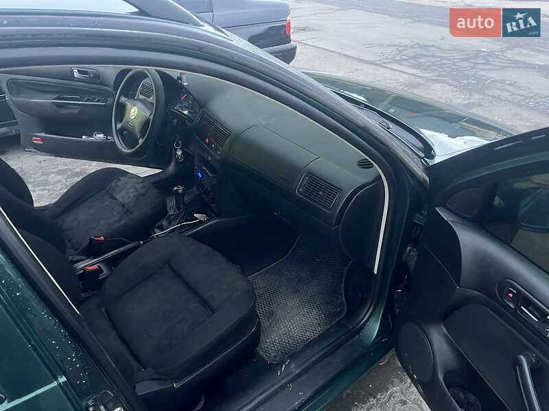 Універсал Volkswagen Golf 1999 в Володимирі