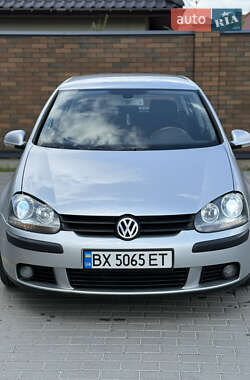 Хэтчбек Volkswagen Golf 2004 в Виннице