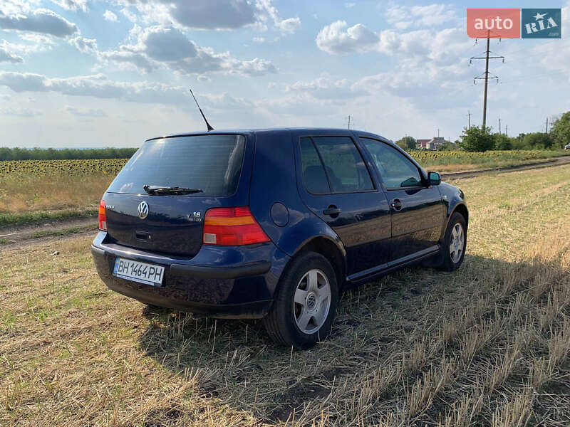 Хетчбек Volkswagen Golf 2003 в Роздільній