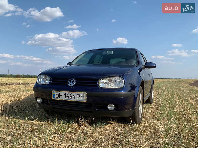 Хетчбек Volkswagen Golf 2003 в Роздільній
