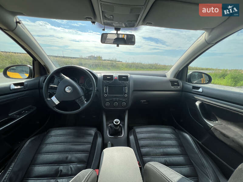 Хетчбек Volkswagen Golf 2007 в Києві