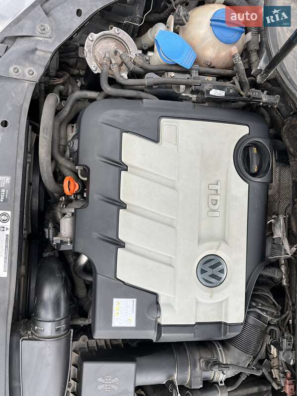 Хэтчбек Volkswagen Golf 2009 в Хмельницком