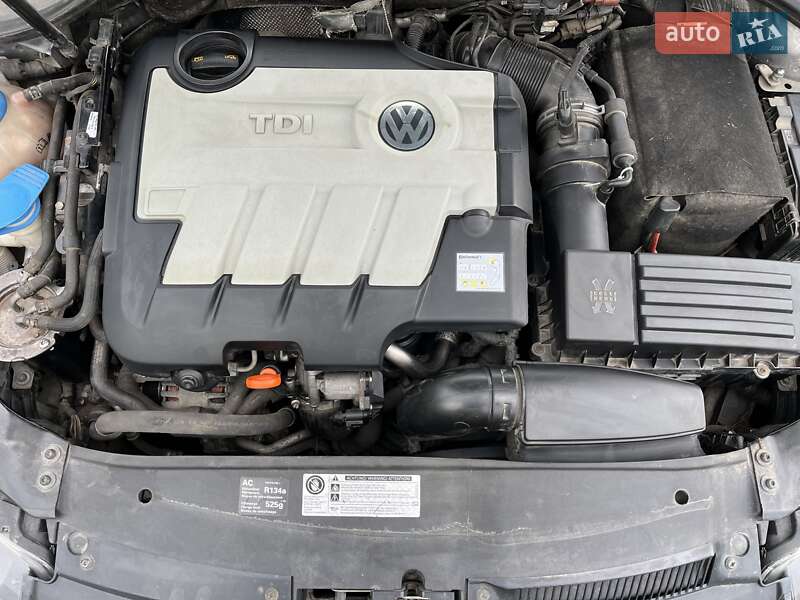 Хэтчбек Volkswagen Golf 2009 в Хмельницком