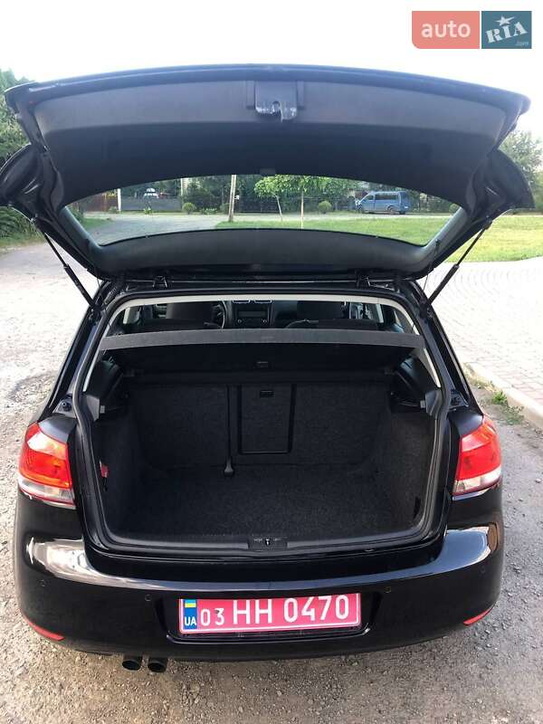 Хэтчбек Volkswagen Golf 2009 в Луцке