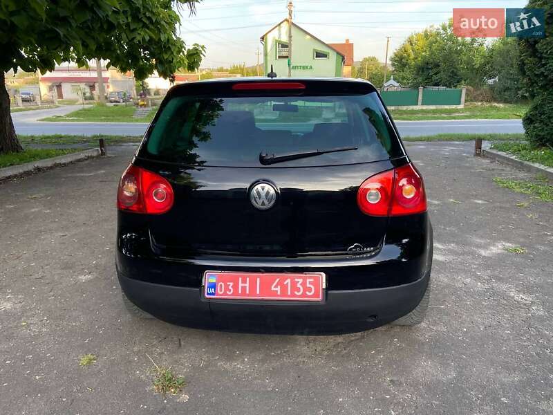 Хетчбек Volkswagen Golf 2005 в Кременці