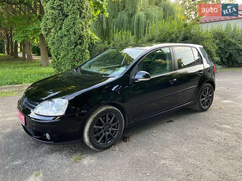 Хетчбек Volkswagen Golf 2005 в Кременці