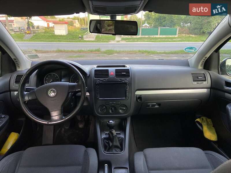 Хетчбек Volkswagen Golf 2005 в Кременці