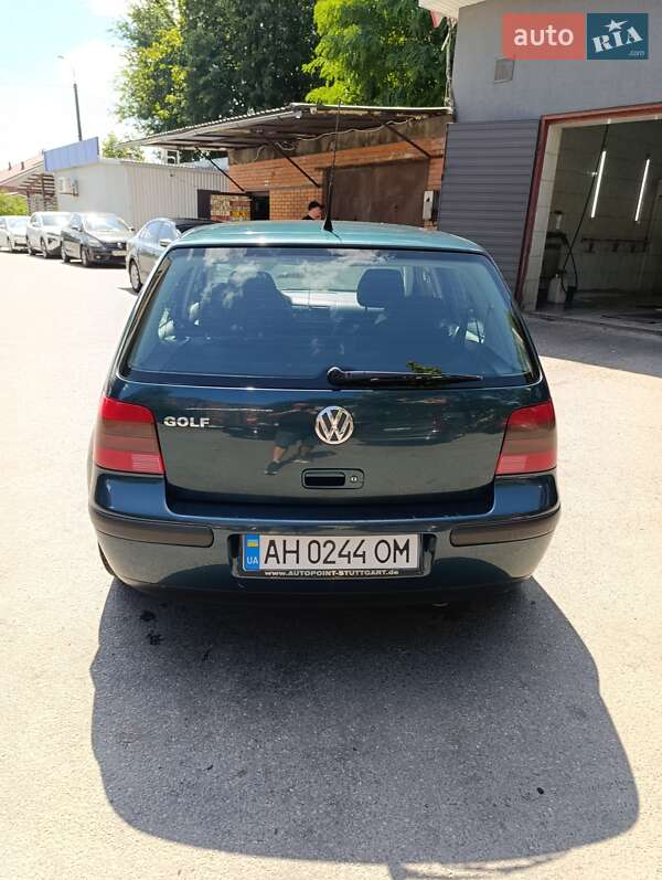 Хетчбек Volkswagen Golf 2001 в Дніпрі
