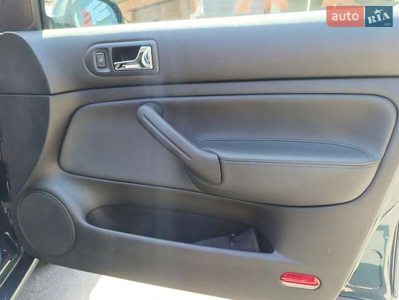 Хетчбек Volkswagen Golf 2001 в Дніпрі