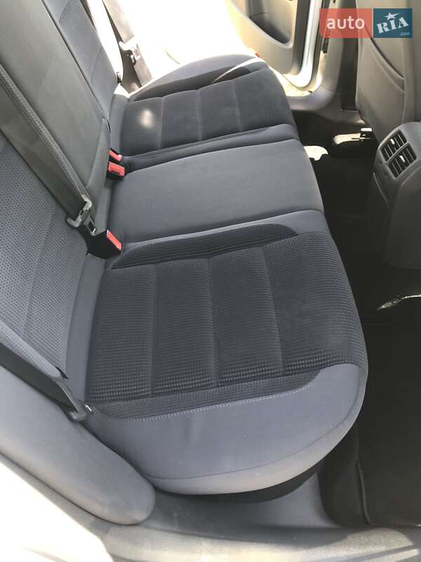 Універсал Volkswagen Golf 2009 в Хусті