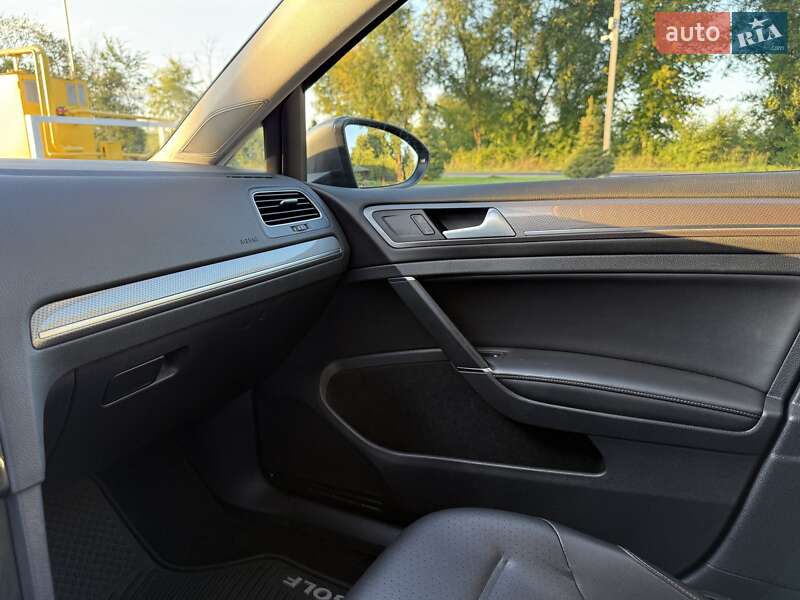 Универсал Volkswagen Golf 2019 в Пирятине