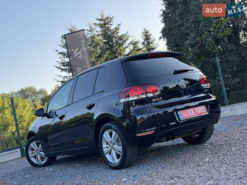 Хэтчбек Volkswagen Golf 2010 в Дрогобыче
