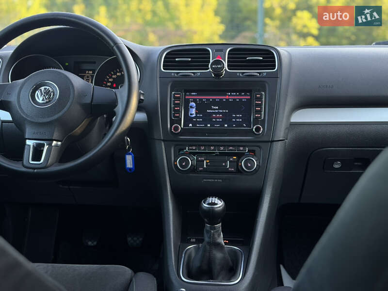 Хэтчбек Volkswagen Golf 2010 в Дрогобыче