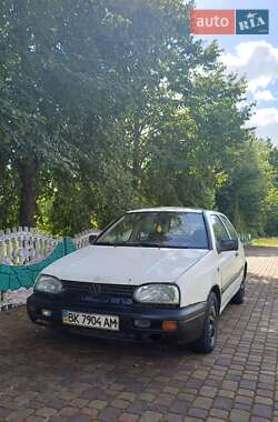 Хетчбек Volkswagen Golf 1994 в Дубровиці
