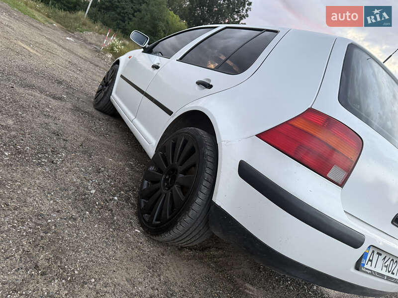 Хетчбек Volkswagen Golf 1998 в Кіцмані