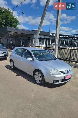 Хетчбек Volkswagen Golf 2006 в Новоархангельську