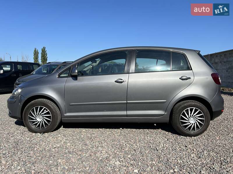 Хетчбек Volkswagen Golf 2005 в Черкасах